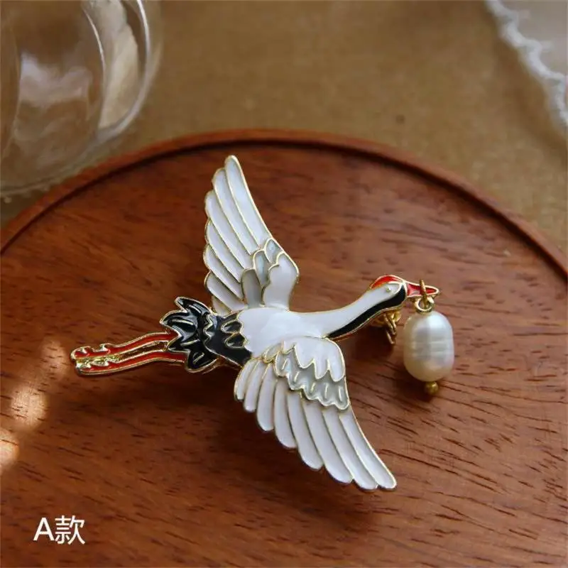 Fashion White Cranes Brooches Enamel Pin Vintage Pin Badge Women Luxury Jewelry Scarf Buckle Corsages Clothes Decoration Fashion White Cranes Brooches Enamel Pin Vintage Pin Badge Women Luxury Jewelry Scarf Buckle Corsages Clothes Decoration