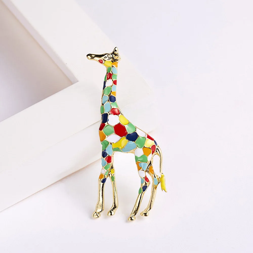 Colorful Giraffe Fashion Brooch Lovely Cartoon Brooch Collar Pin Alloy Scarf Buckle for Women Fashion Jewelry Clothing Decor New
