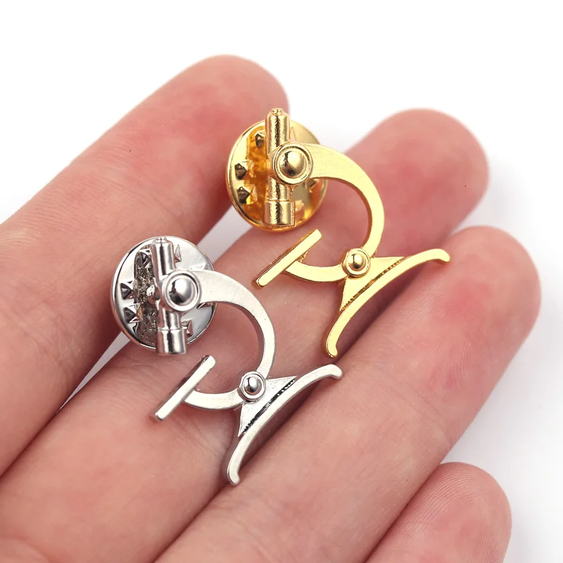 Microscope Brooch Medical Pin Biology Molecular Badge Brooches For Women Men Doctor Nurse Medical Stethoscope Chemistry Jewelry