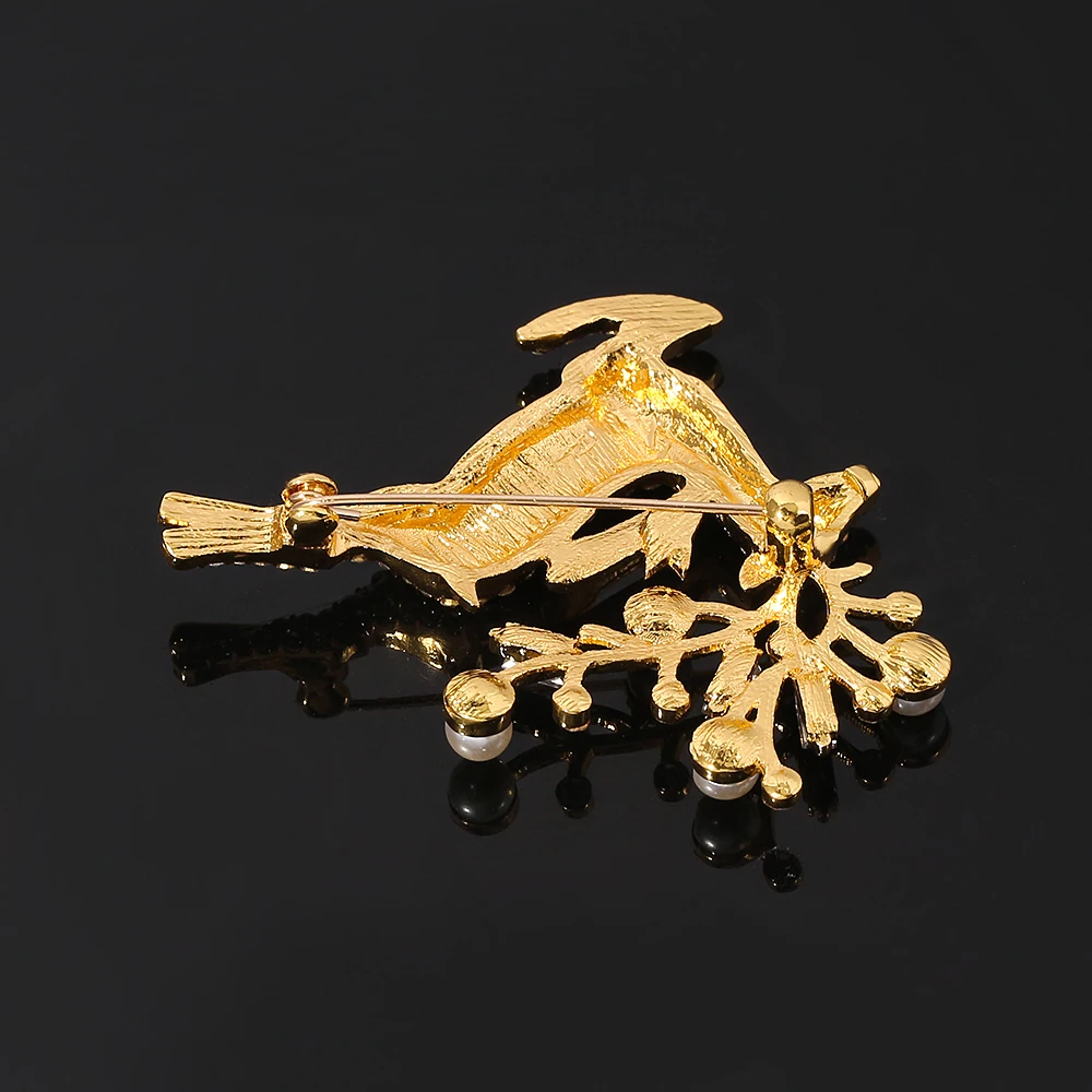 Cute Running Deer Brooches For Women Xmas Gifts New Year Fashion Reindeer Elk Rhinestones Christmas Brooch Broche Cute Running Deer Brooches For Women Xmas Gifts New Year Fashion Reindeer Elk Rhinestones Christmas Brooch Broche