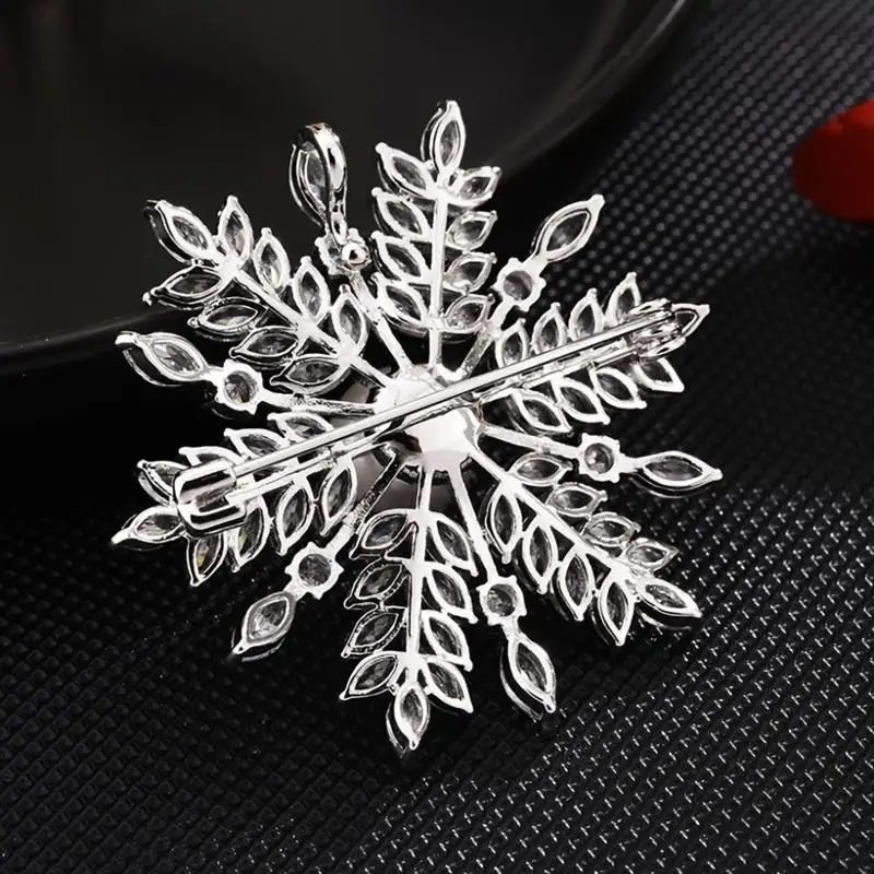 Fashion Brooch Women Breast Pink Snowflake Zircon Badge Snowflake Decor for Clothes Sweat Shawl Scarf Fashion Brooch Women Breast Pink Snowflake Zircon Badge Snowflake Decor for Clothes Sweat Shawl Scarf