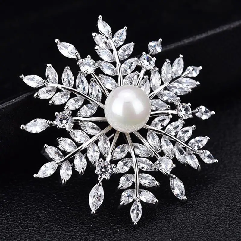 Fashion Brooch Women Breast Pink Snowflake Zircon Badge Snowflake Decor for Clothes Sweat Shawl Scarf Fashion Brooch Women Breast Pink Snowflake Zircon Badge Snowflake Decor for Clothes Sweat Shawl Scarf