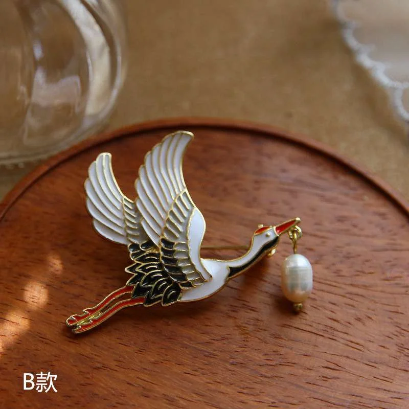 Fashion White Cranes Brooches Enamel Pin Vintage Pin Badge Women Luxury Jewelry Scarf Buckle Corsages Clothes Decoration Fashion White Cranes Brooches Enamel Pin Vintage Pin Badge Women Luxury Jewelry Scarf Buckle Corsages Clothes Decoration